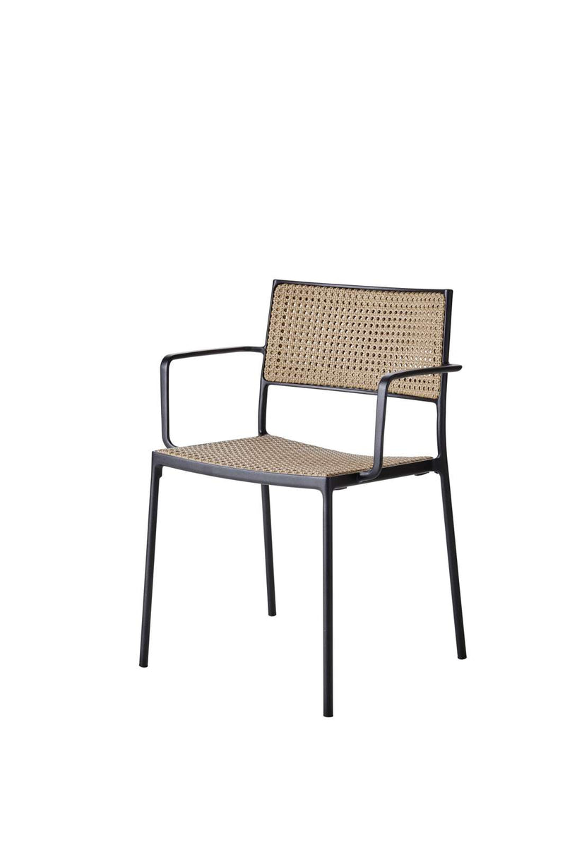 Less -pinottava käsinojallinen tuoli