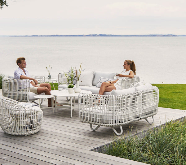 Nest- pyöreä nojatuoli, white/light grey (huom! vaaleanharmaat tyynyt)